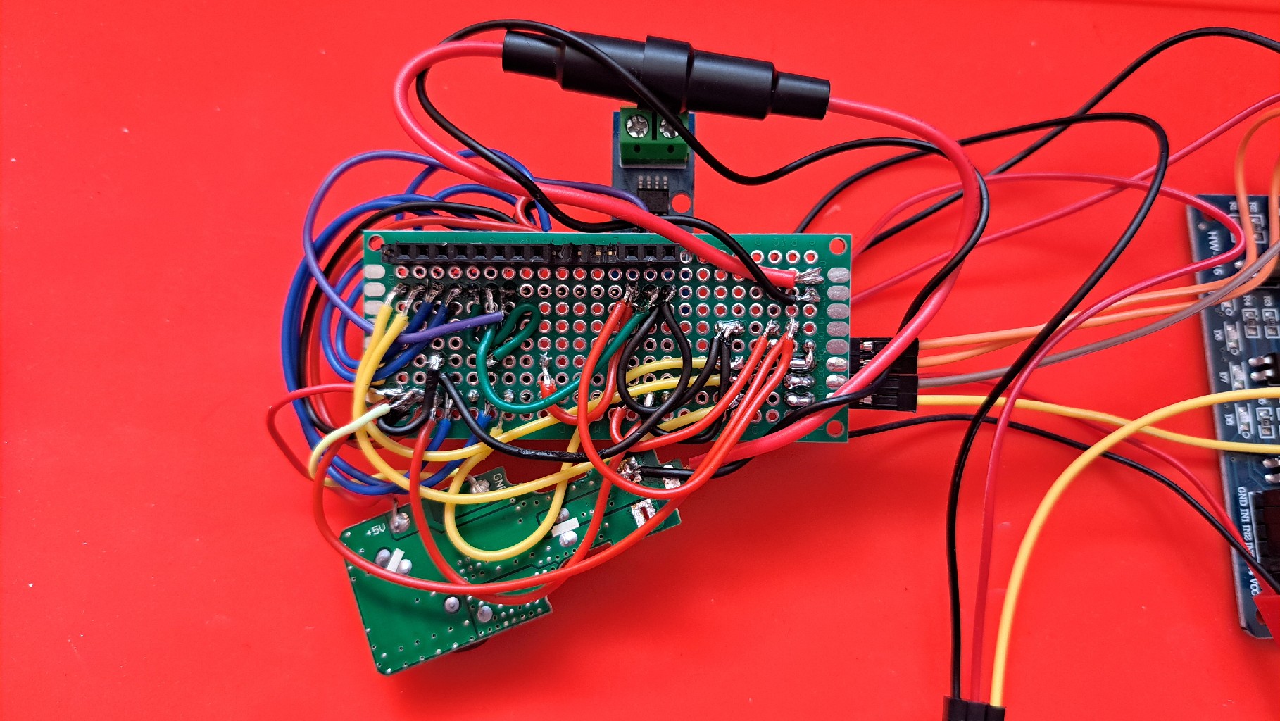 qmbstarter_prototype_top_wires.jpg